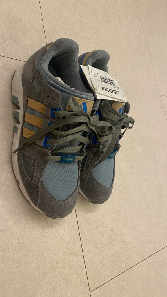 아디다스 이큅먼트 러닝 G 235--1