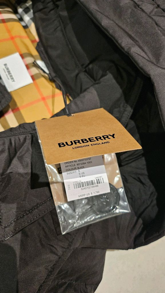 버버리 아니스톤 블랙 사이즈 s 패딩 새상품 미드랭쓰--2