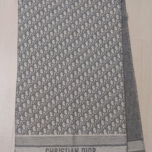 디올 오블리크 머플러