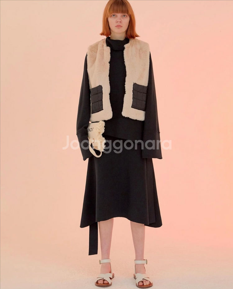 제이청 J.CHUNG 퍼 베스트 배색 포켓 에코퍼 조끼 페이크퍼 아이보리 블랙--2