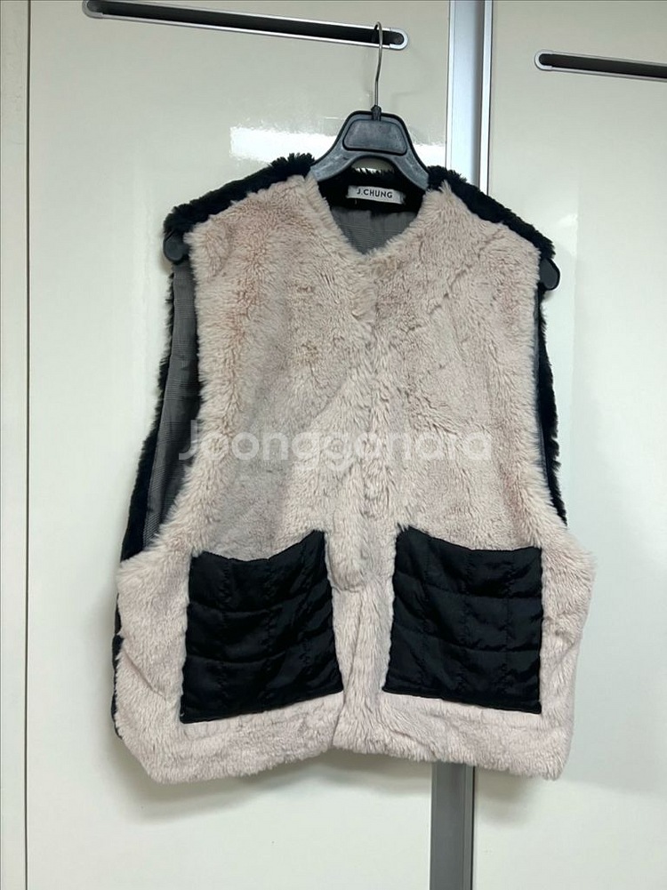 제이청 J.CHUNG 퍼 베스트 배색 포켓 에코퍼 조끼 페이크퍼 아이보리 블랙--3