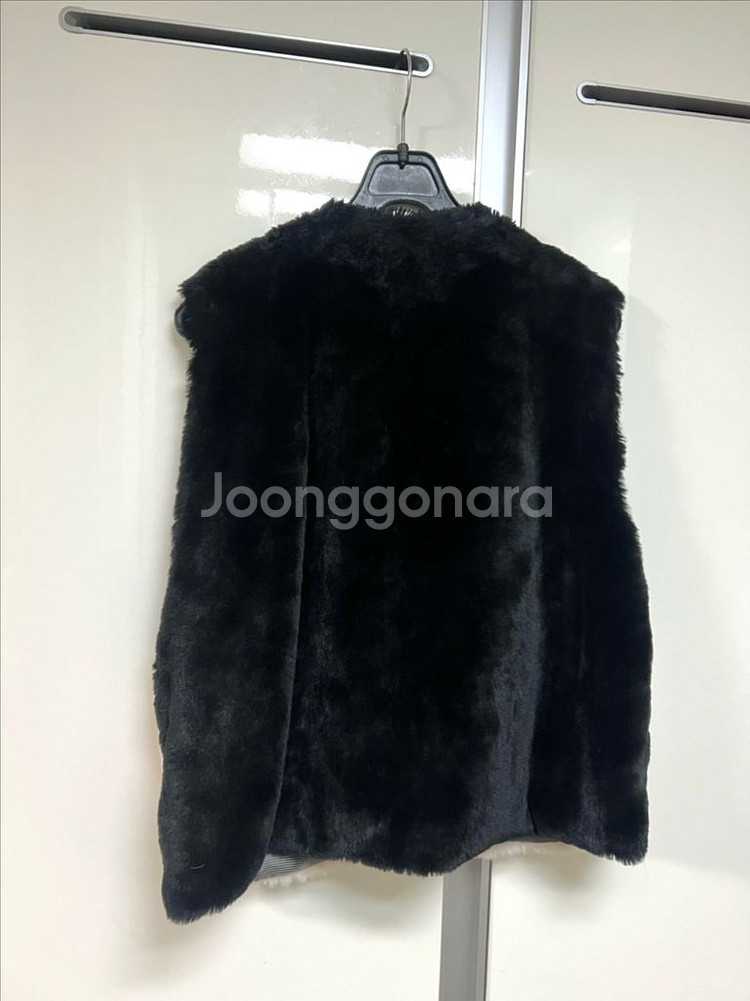 제이청 J.CHUNG 퍼 베스트 배색 포켓 에코퍼 조끼 페이크퍼 아이보리 블랙--4