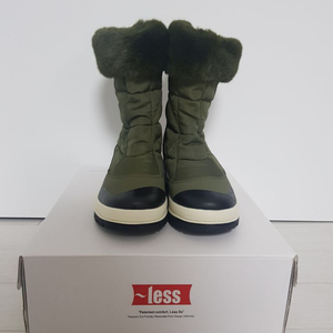 새상품 ) [ LESS ] 논슬립 생활방수 경량 컴포트 패딩부츠 카키 겨울부츠 방한부츠 부츠 겨울신발 신발 225