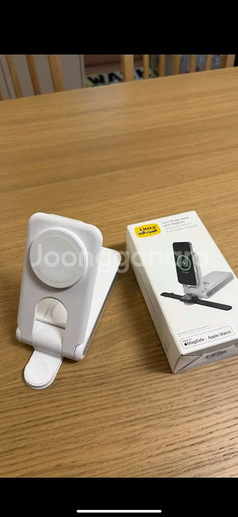 오터박스 2in1 스탠드 겸 보조 배터리--1