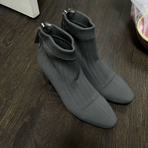 새상품] 240 사이즈 니트 구두 삭스 신발 15000원