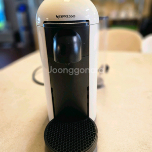 네스프레소 버츄오 플러스 에스프레소 머신
