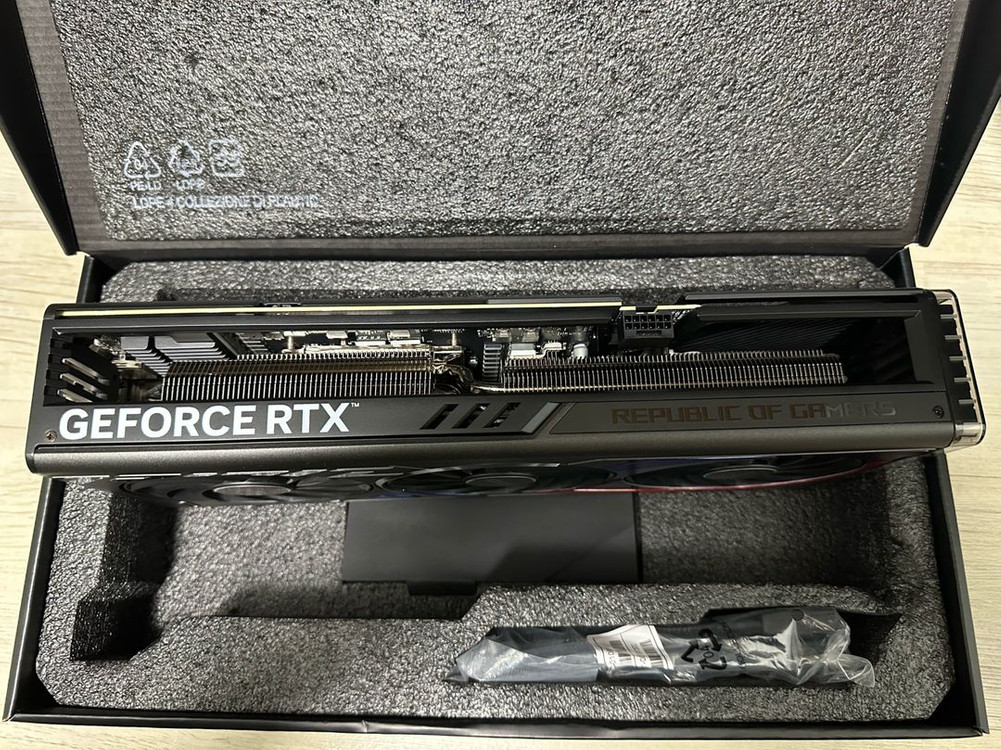 ASUS ROG STRIX RTX 4070 ti super 16GB 판매합니다.--4