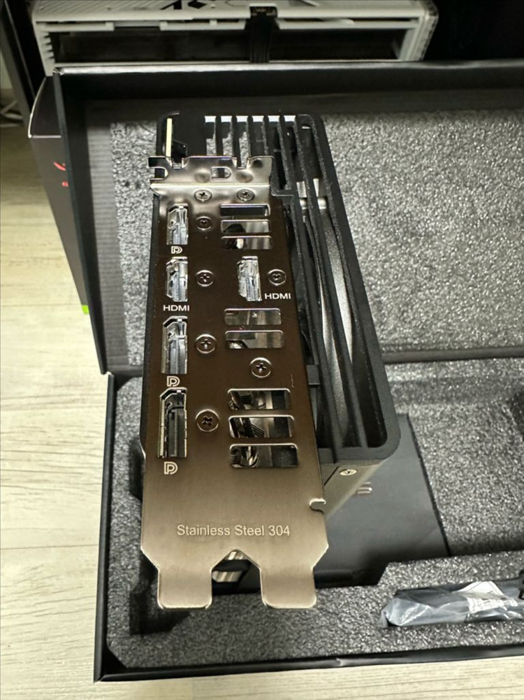 ASUS ROG STRIX RTX 4070 ti super 16GB 판매합니다.--7