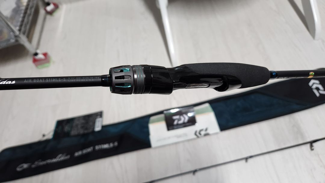 다이와 24 에메랄다스 에어보트 511MLS-S 팁런 낚시대 이미지