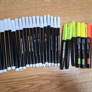 사인펜 등여러가지 있습니다 편하게 보세요 전체세트 5000원