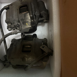 제네시스dh 순정 브레이크 캘리퍼 세트판매합니다 이미지