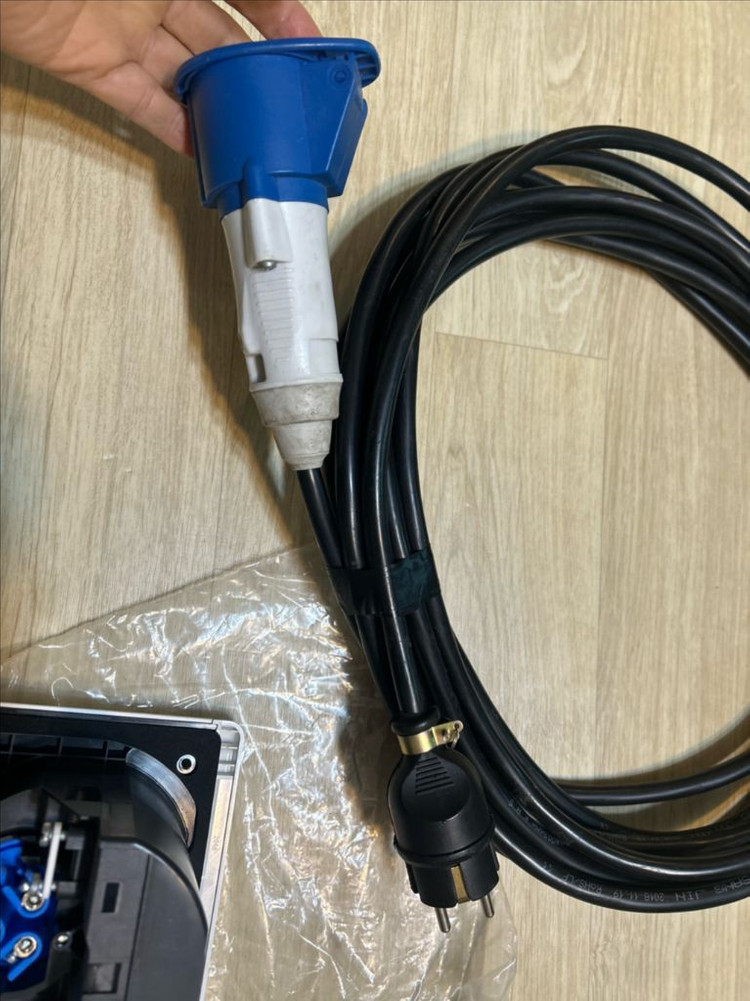 ABL 파워아울렛 캠핑카 전기인입구소켓 +케이블 8미터 이미지