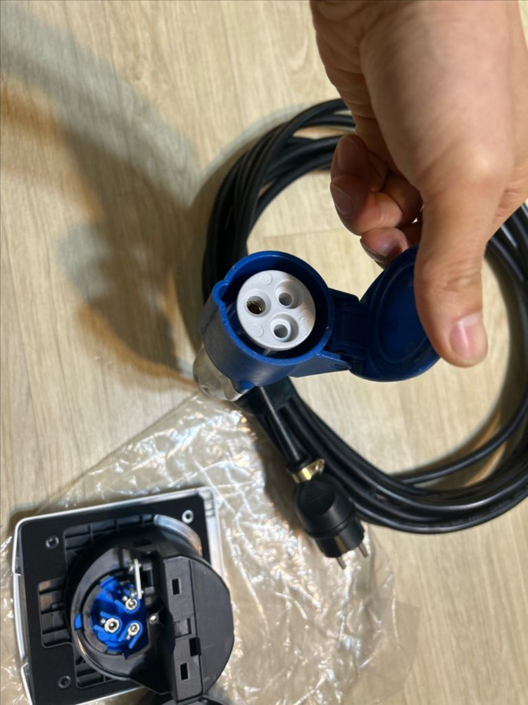 ABL 파워아울렛 캠핑카 전기인입구소켓 +케이블 8미터 이미지