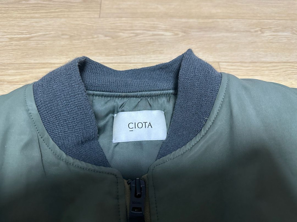 21FW 시오타 MA-1 플라이트 자켓 여성용 올리브 이미지