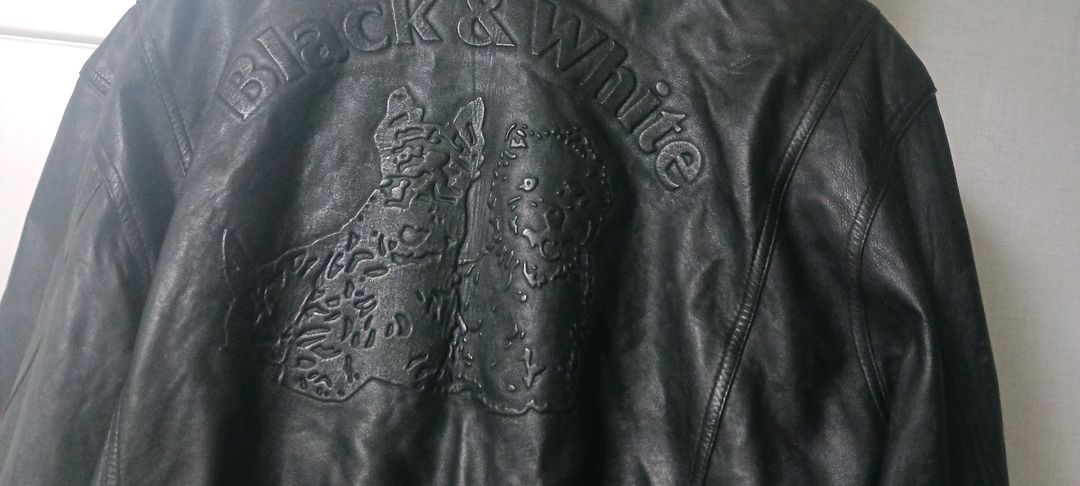 블랙앤화이트 가죽자켓--1