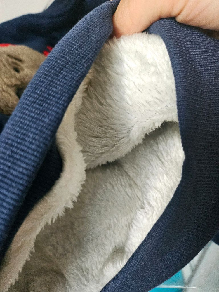 아동 140호 기모 맨투맨 팝니다. 새상품--1