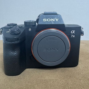 소니 A7M3 풀프레임 미러리스 카메라 + 세로그립, 시그마 28-70 렌즈, 고독스 V860IIs + x1t-s