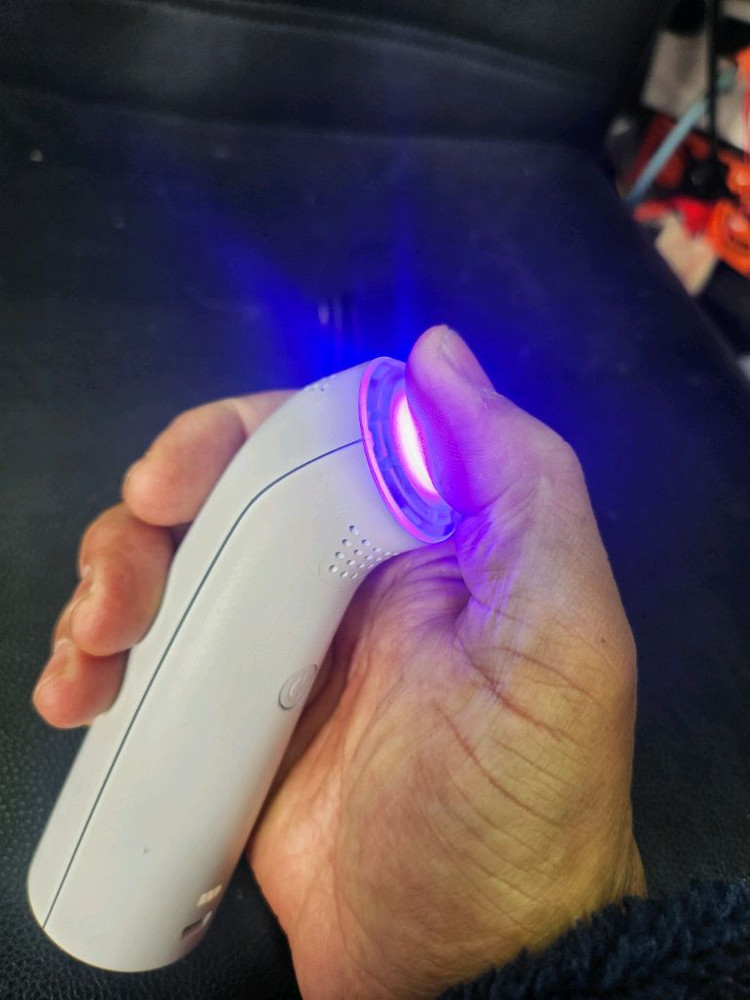 클리어 블루라이트 스킨케어 기기--3