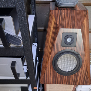 사운드포럼 비올라 트로포스 입니다