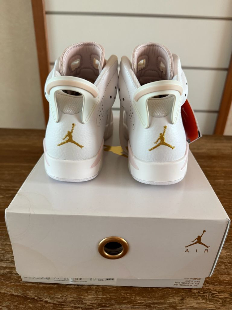 나이키 조던6 레트로 골드 홉스 245사이즈 이미지