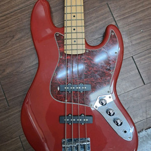 코로나 베이스기타