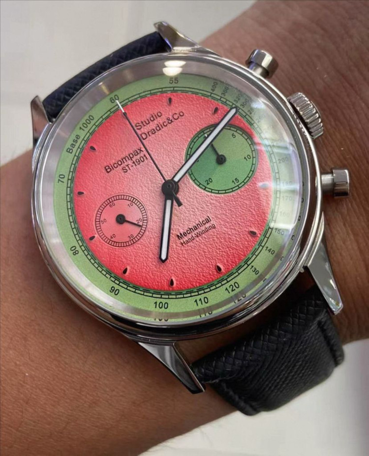 크로노그래프 워치 50m방수 기계시계 이미지