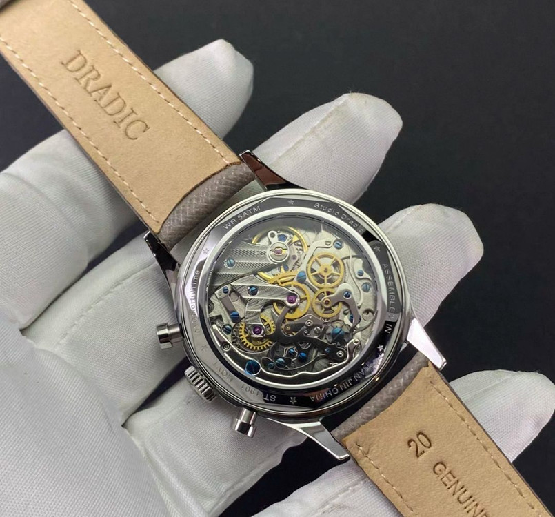 크로노그래프 워치 50m방수 기계시계 이미지