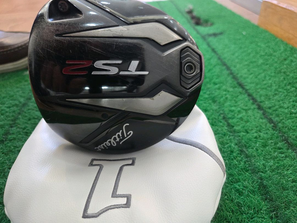 타이틀리스트 TS2 드라이버 이미지