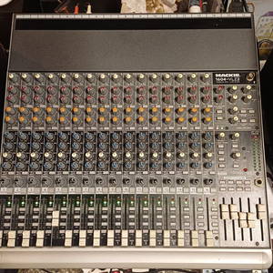 MACKIE 1604 VLZ3 믹서