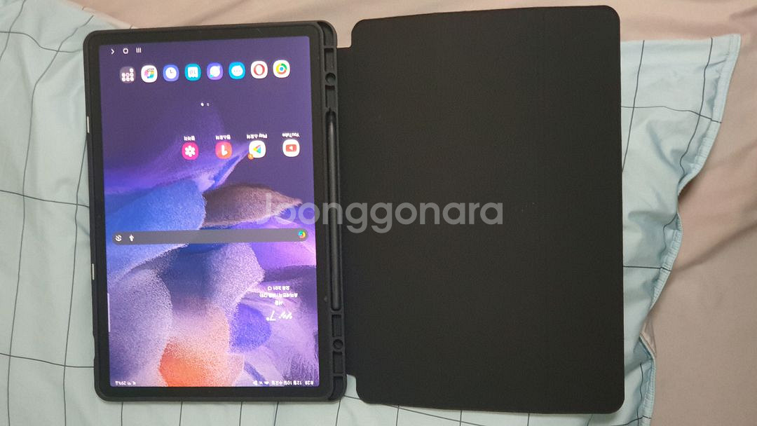 갤럭시탭 S7 FE 태블릿 wifi 64gb와 케이스&S펜 세트로 팝니다.--4