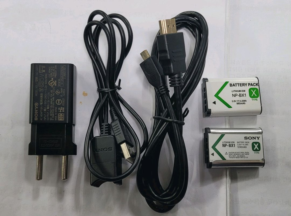 소니 디지탈캠코더 pj410 (cx405. 윗버젼) 상태 매우좋은 것 팝니다.--2