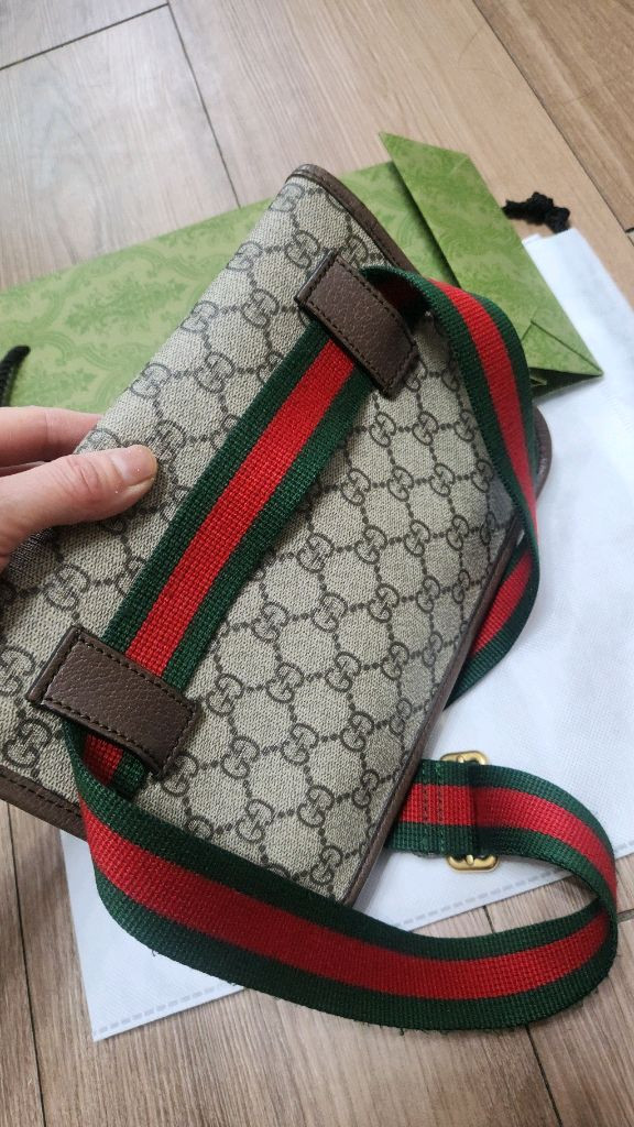 구찌 GG 캔버스 벨트백--1