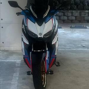 야마하 XMAX 300 스쿠터 이미지