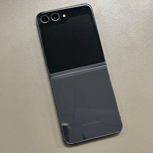 갤럭시Z플립5 블랙색상 256용량 미파손 가성비 꿀매물 서브용 배달용 게임용 추천 판매