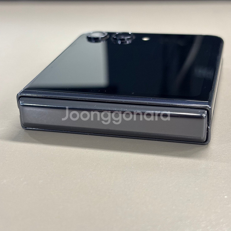 갤럭시Z플립5 블랙색상 256용량 미파손 가성비 꿀매물 서브용 배달용 게임용 추천 판매--6