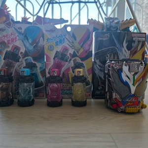 가면라이더 빌드 DX 풀보틀 판매합니다.