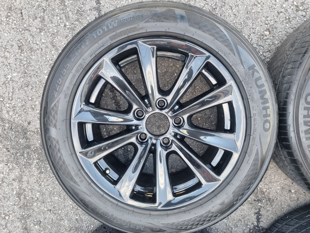 BMW 5시리즈 17인치 블랙유광 휠타이어 팝니다--1