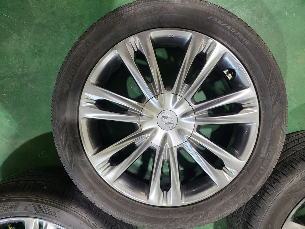 제네시스 BH 18인치 2454518 휠타이어 팝니다--1