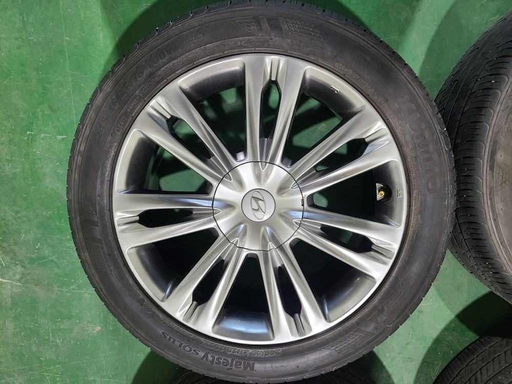 제네시스 BH 18인치 2454518 휠타이어 팝니다--3