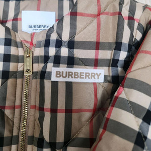 백화점정품) 버버리키즈18m 패딩(~두돌)