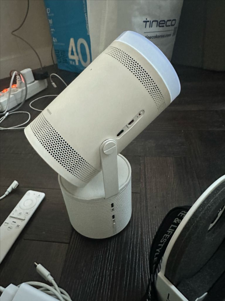 삼성 하이브로우 콜라보 빔프로젝터 2세대 풀세트 충전기 포함 이미지