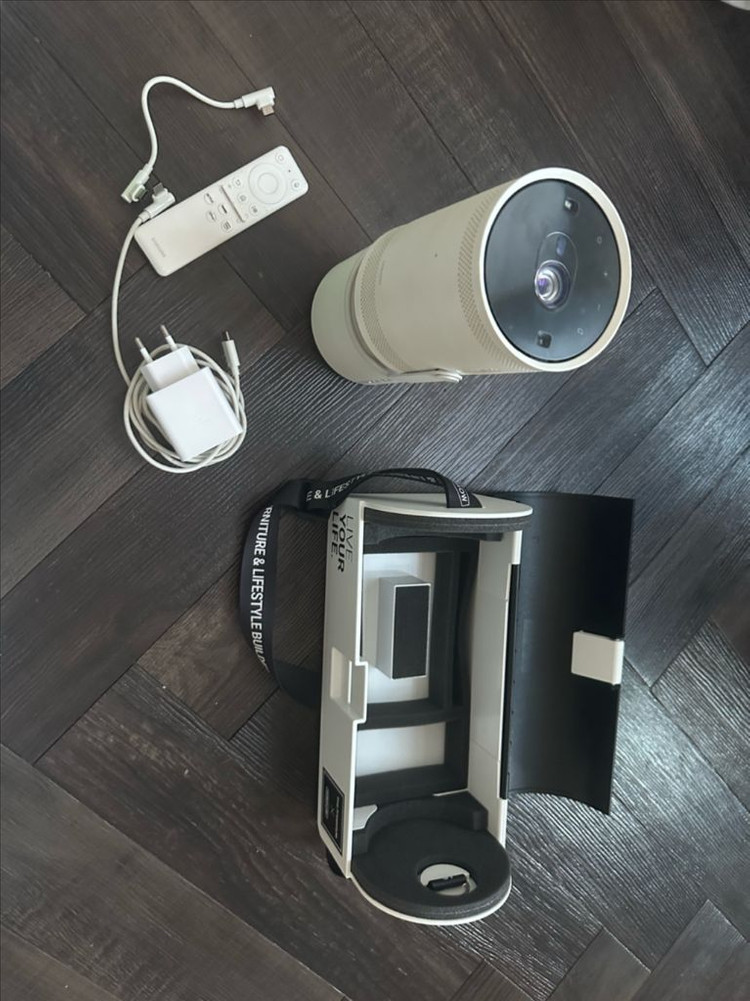 삼성 하이브로우 콜라보 빔프로젝터 2세대 풀세트 충전기 포함 이미지