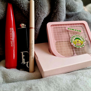 유통기한(n개월)지난화장품(디올758,메이크업포에버432,에뛰드섀도우팔레트,뮤드펜슬라이너 등)