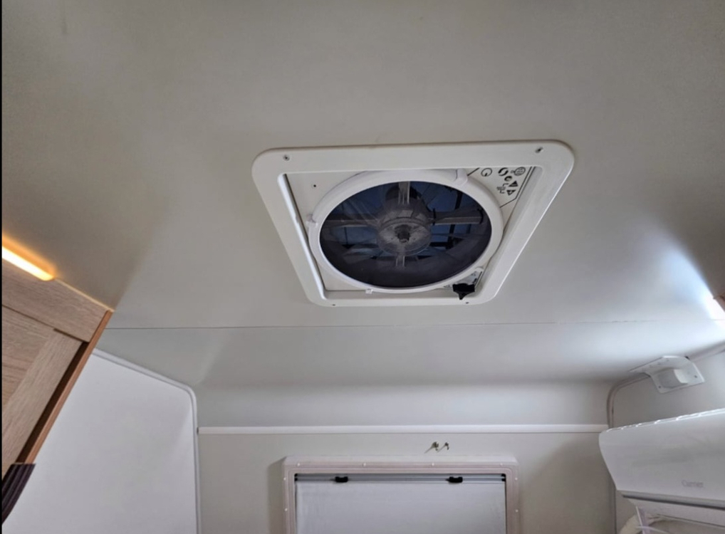 캠핑 카라반 트레일러 2~3인용 소형 차고지증명x 면허 x 캠핑카 이미지