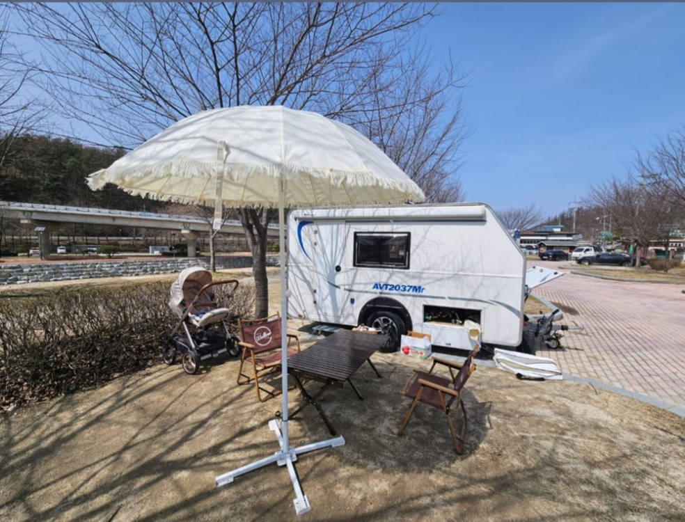 캠핑 카라반 트레일러 2~3인용 소형 차고지증명x 면허 x 캠핑카 이미지