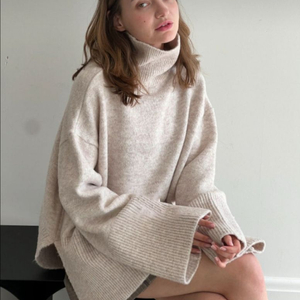 루즈핏 폴라넥 니트 새재품