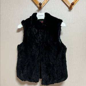 JDX 블랙 토끼털 조끼 판매합니다