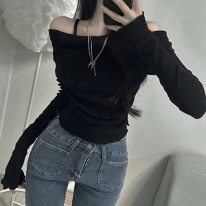 레이어드느낌 오프숄더 니트탑 새제품