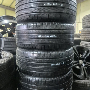 245 50 18 피렐리 올시즌타이어 1대분 판매합니다. 장착 및 휠발란스 포함 개당 6만원입니다.트래드 80퍼센트
