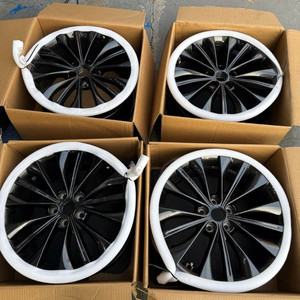 [개인]25년형 더뉴 K9 19인치 순정 블랙휠타이어